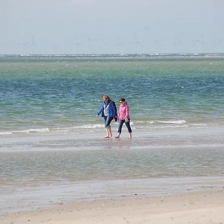 Three-bedroom Holiday In بيت للعطل Blåvand