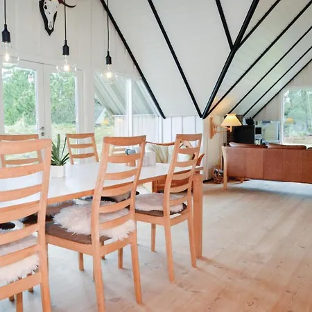 Three-bedroom Holiday In بيت للعطل Blåvand