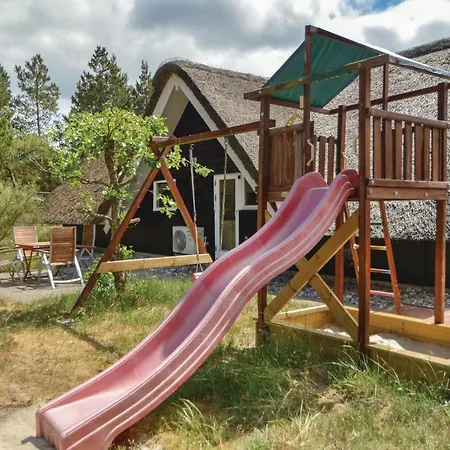 Three-bedroom Holiday In بيت للعطل Blåvand